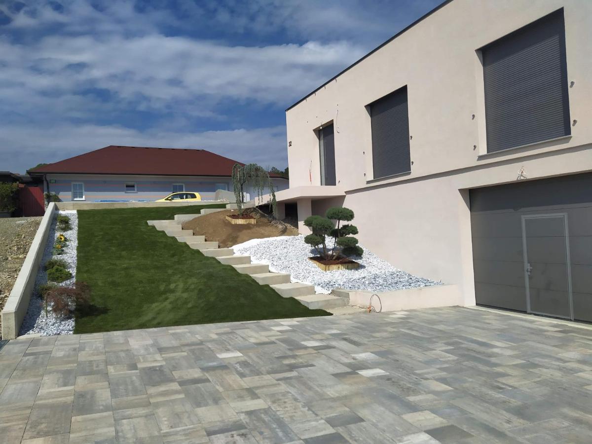 Place Near Casino Mond - Apartma Urska Шентиль Екстер'єр фото